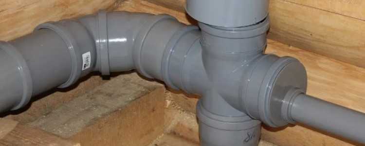 Монтаж канализации в частном доме пластиковыми трубами